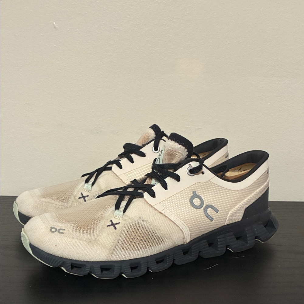 On Running clouds x3 sneakers fawn size8 - Picture 5 of 11
